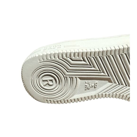 Athletic_Shoes